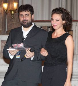 Emanuele Caruso premiato da Jasmine Trinca ai premi FICE 2014